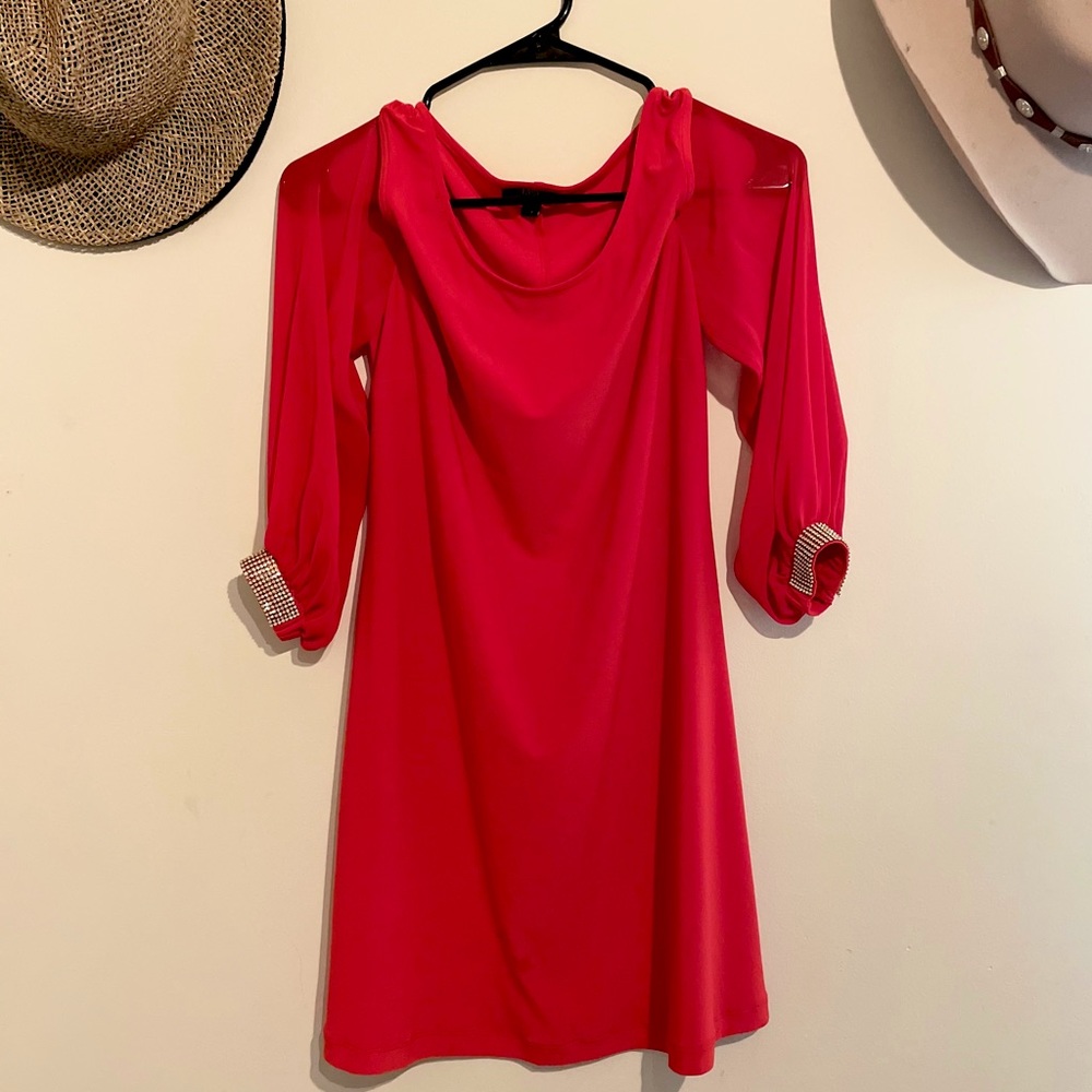Mid sleeve dress